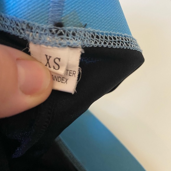 Athletic shorts - Cheerleading, Dance, gymnastics or the gym - stretchy - Picture 2 of 3